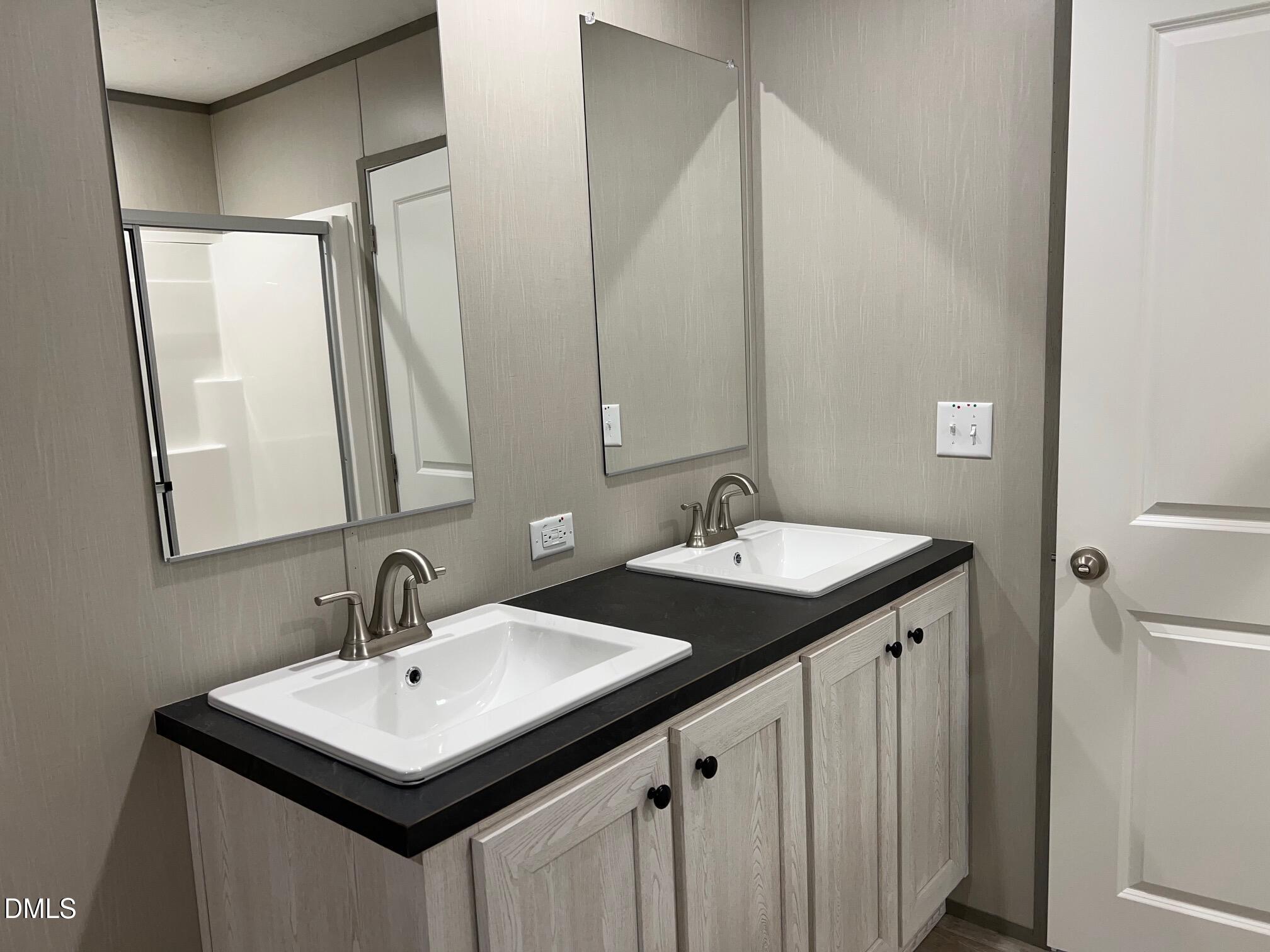 532 Southerland Road Clayton, NC 27527 - Photo 16 of 26 Primary Bathroom