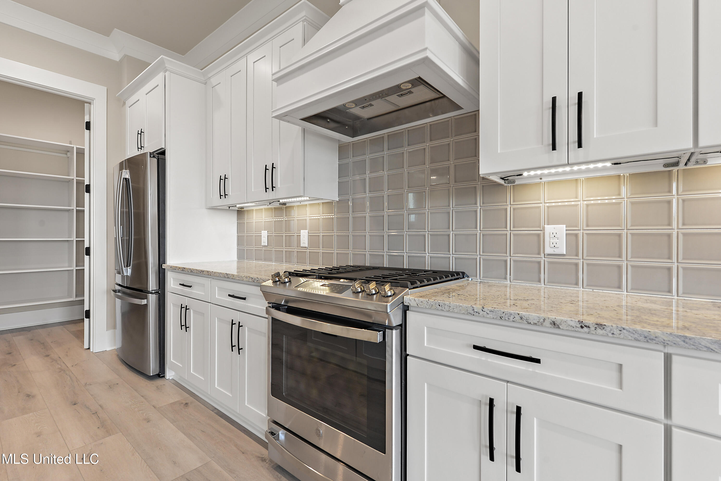 1324 Enos Street Diamondhead, MS 39525 - Photo 18 of 34 014