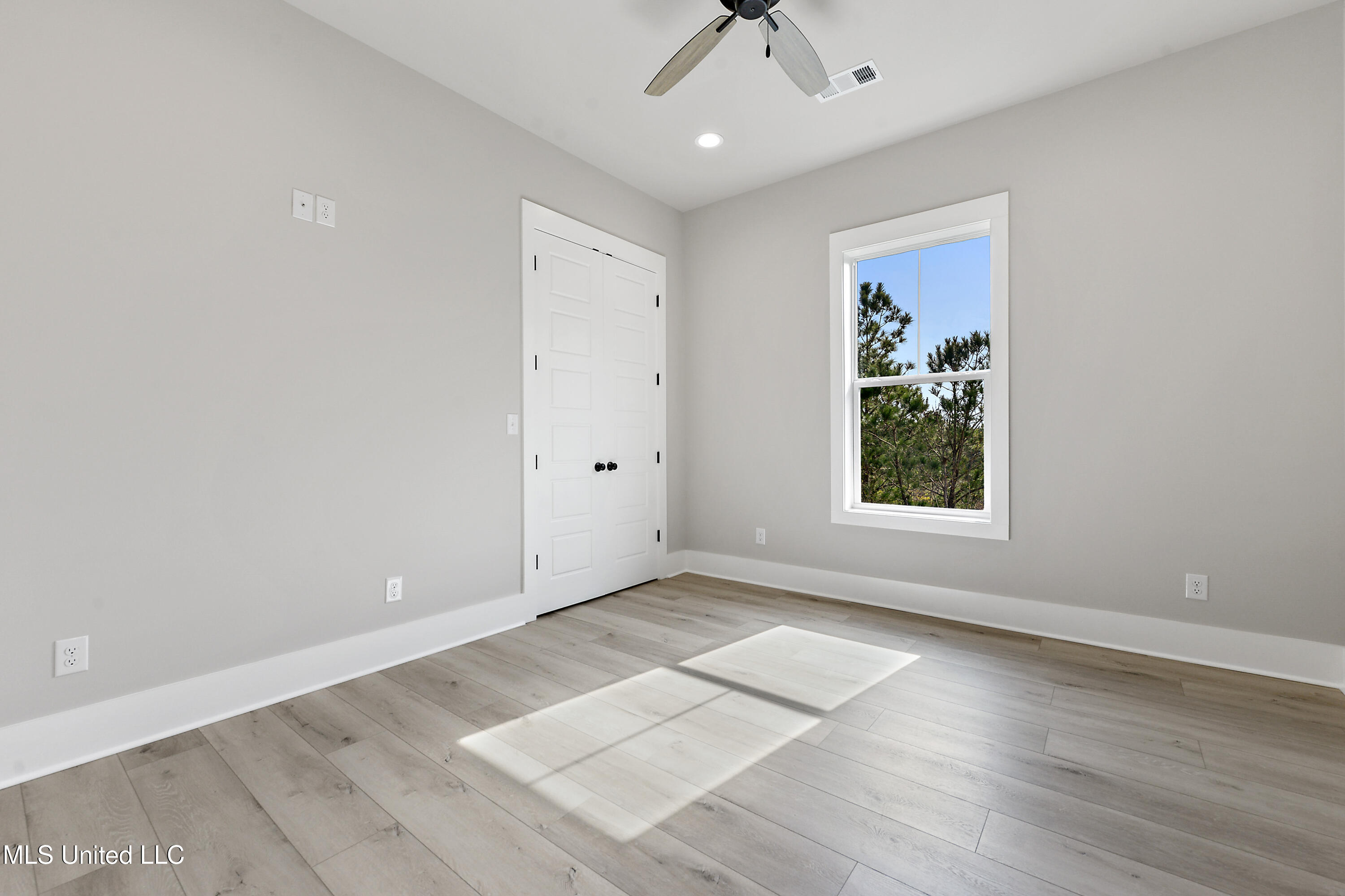 1324 Enos Street Diamondhead, MS 39525 - Photo 27 of 34 023