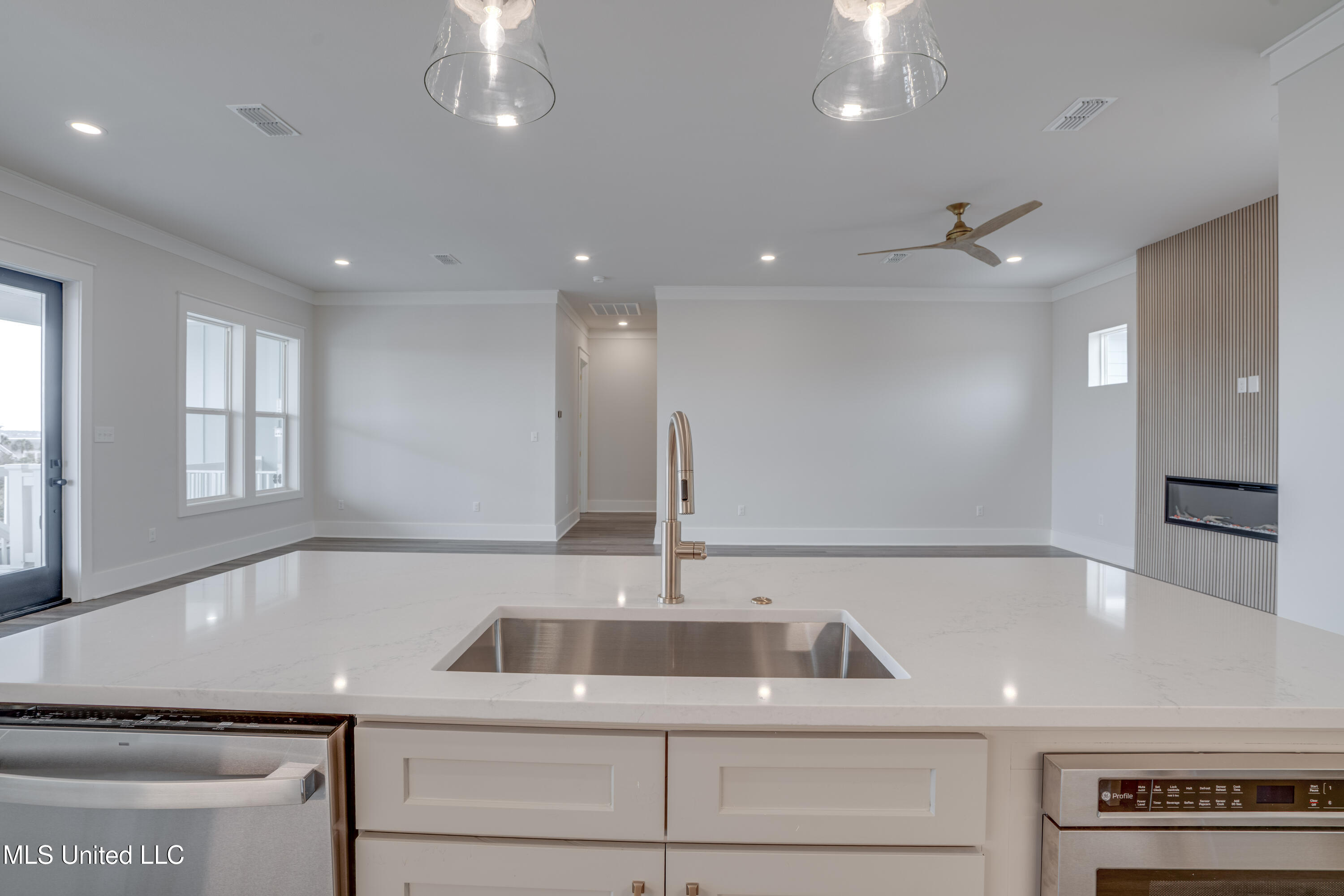 1324 Enos Street Diamondhead, MS 39525 - Photo 36 of 80 Enos St-36