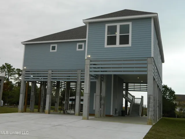 $725,000 | 1324 Enos Street, Diamondhead, MS 39525