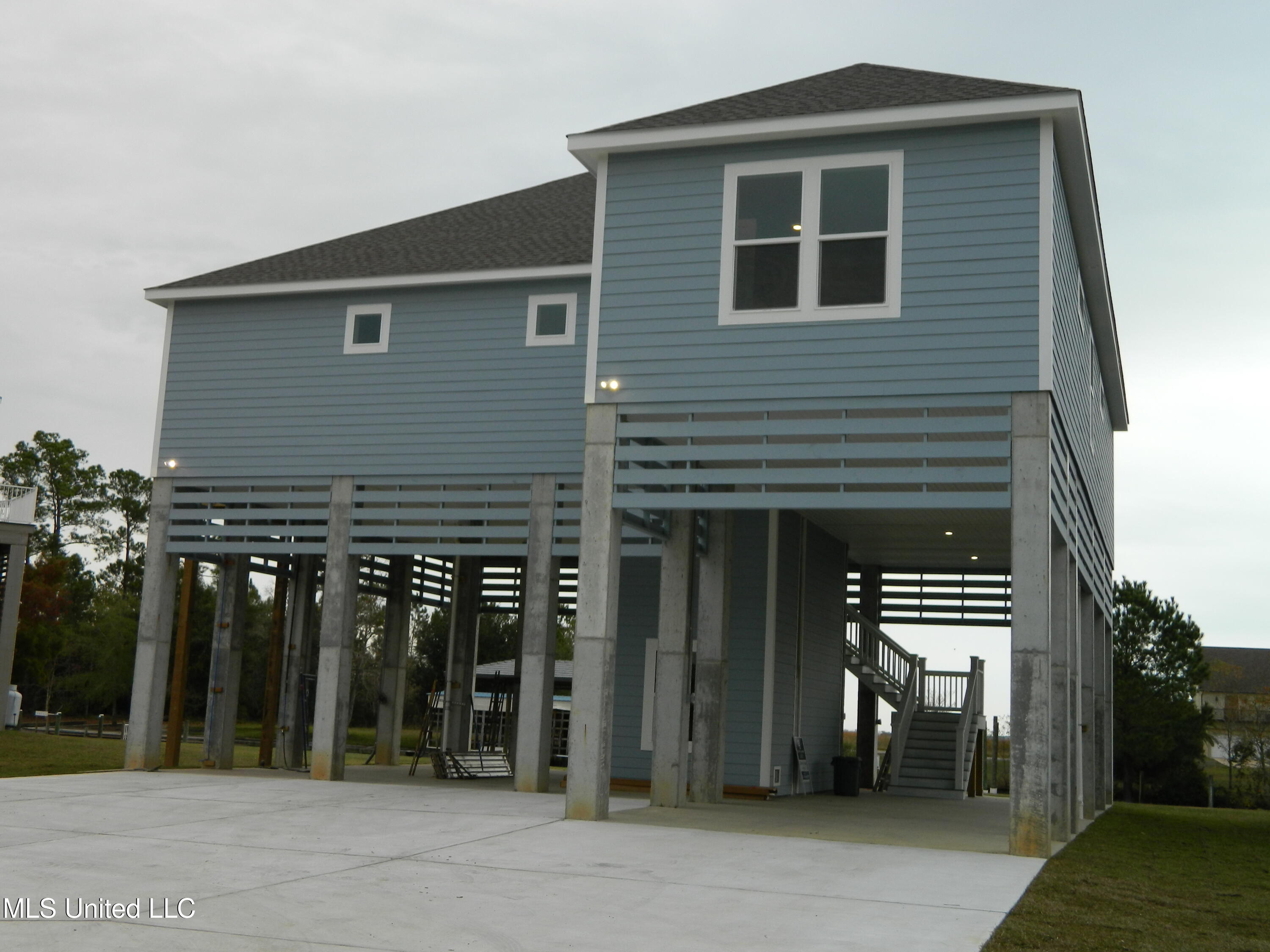 1324 Enos Street Diamondhead, MS 39525 - Photo 4 of 34 4