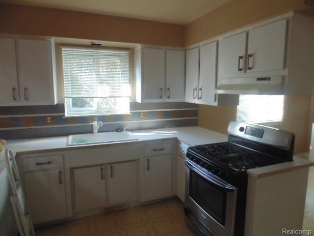 1082 Alter Road Bloomfield Hills, MI 48304 - Photo 16 of 28 DSC04719.JPG