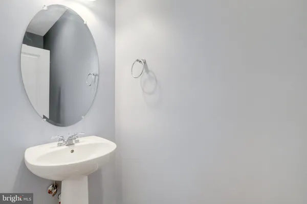 $3,795 | 2093 Laura Mews Place, Alexandria, VA 22303