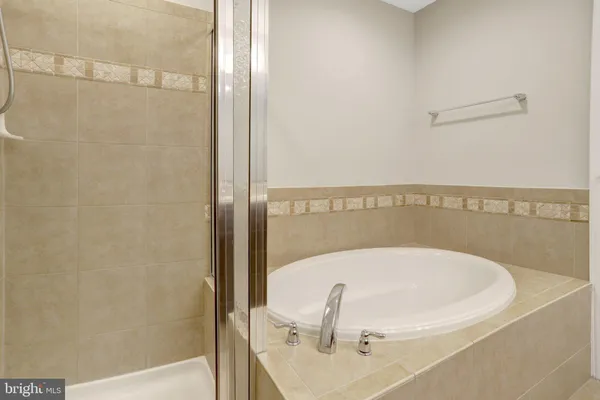 $3,795 | 2093 Laura Mews Place, Alexandria, VA 22303