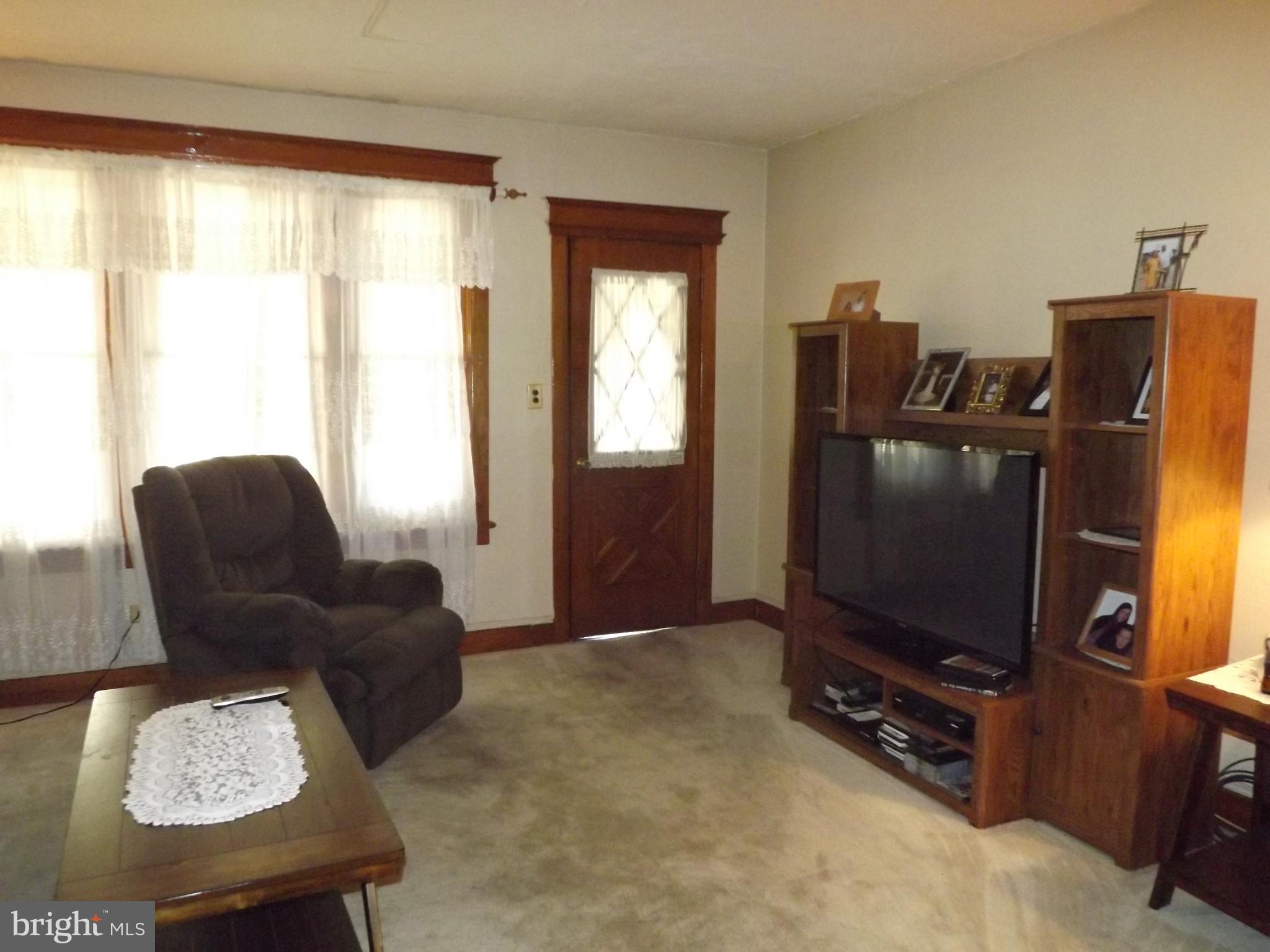 375 Klockner Road Hamilton, NJ 08619 - Photo 5 of 26 Living Room