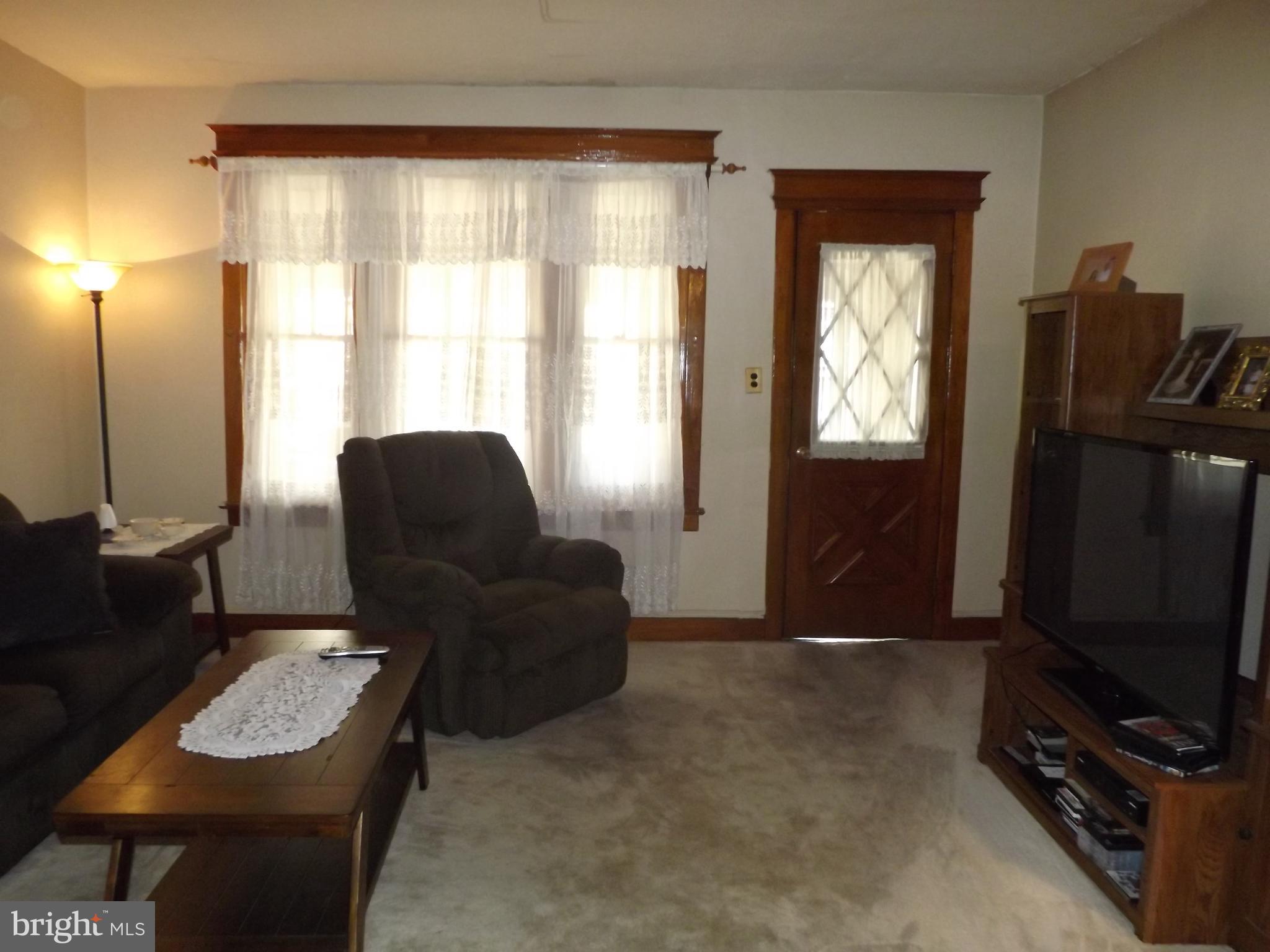 375 Klockner Road Hamilton, NJ 08619 - Photo 6 of 26 Living Room