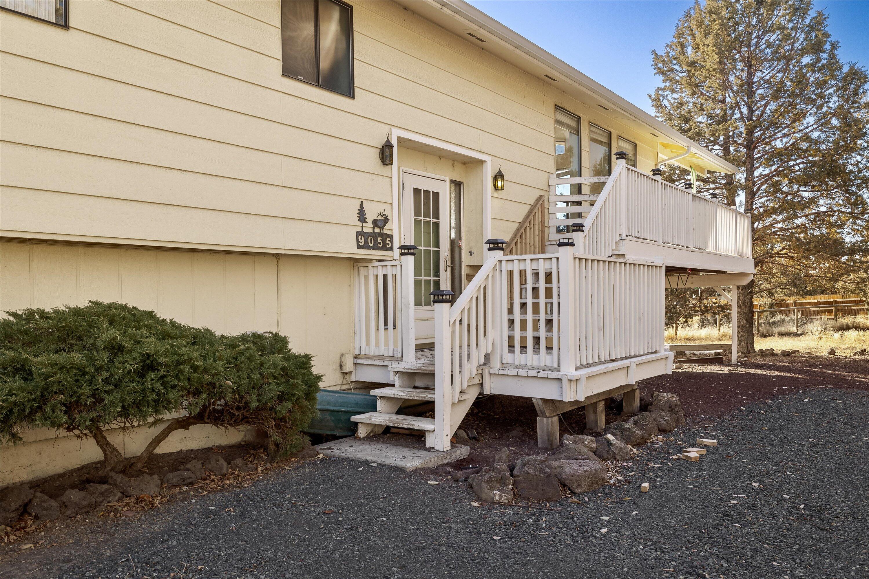 9055 Southwest Meadow Road Terrebonne, OR 97760 - Photo 23 of 33 04-6_4568JillRosell