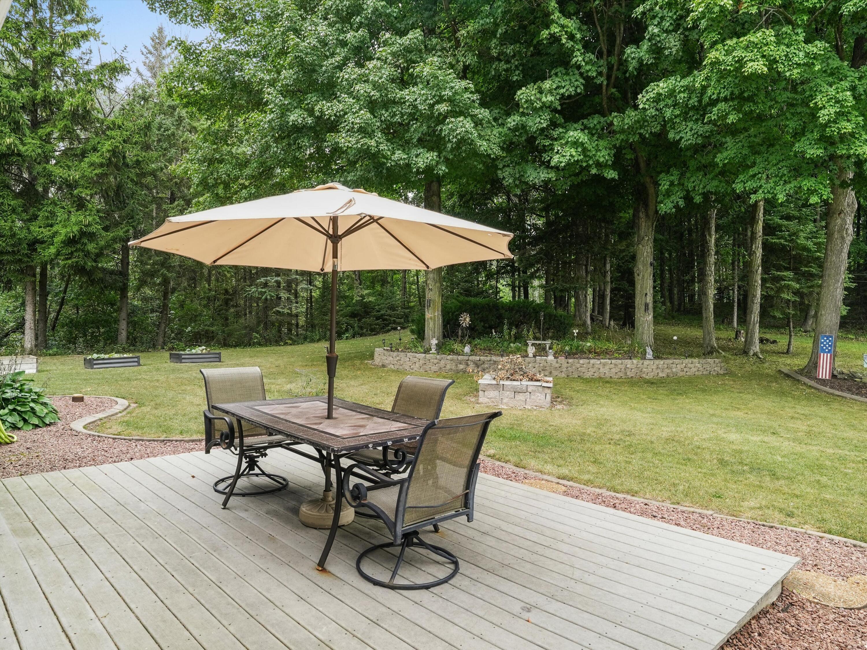 217 East Samz Road Mishicot, WI 54228 - Photo 12 of 43 12-Composite Deck in back of home