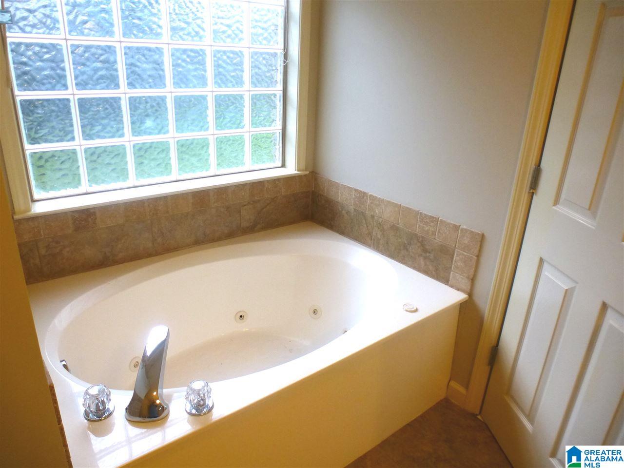244 Queens Gate Alabaster, AL 35114 - Photo 8 of 31