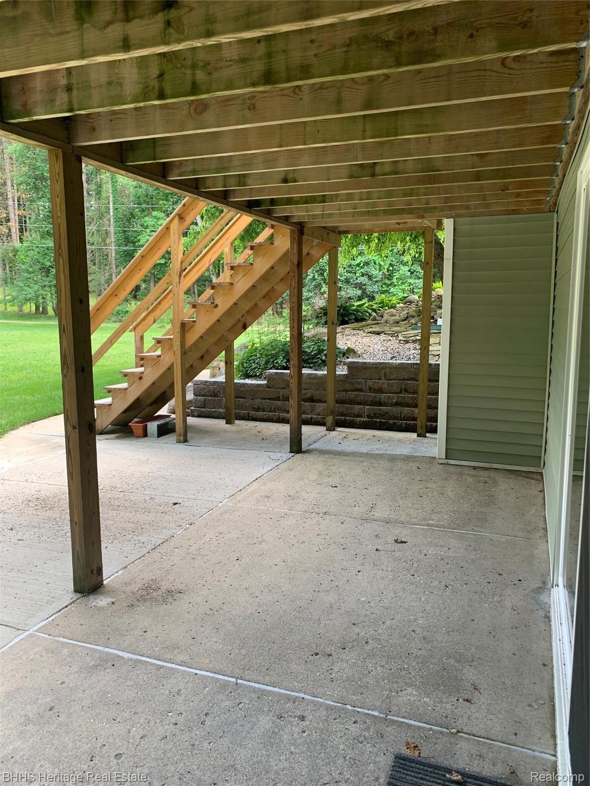 2413 Hunter Road Brighton, MI 48114 - Photo 7 of 42 NEW CEMENT PATIO