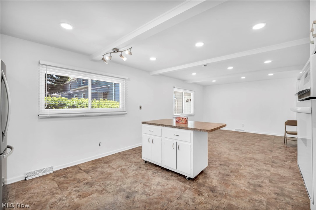4915 Fairlawn Road Cleveland, OH 44124 - Photo 12 of 50