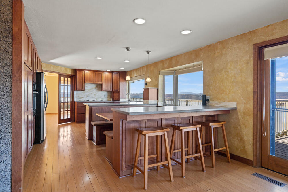 5930 Sunset Ridge Road Klamath Falls, OR 97601 - Photo 12 of 42 012
