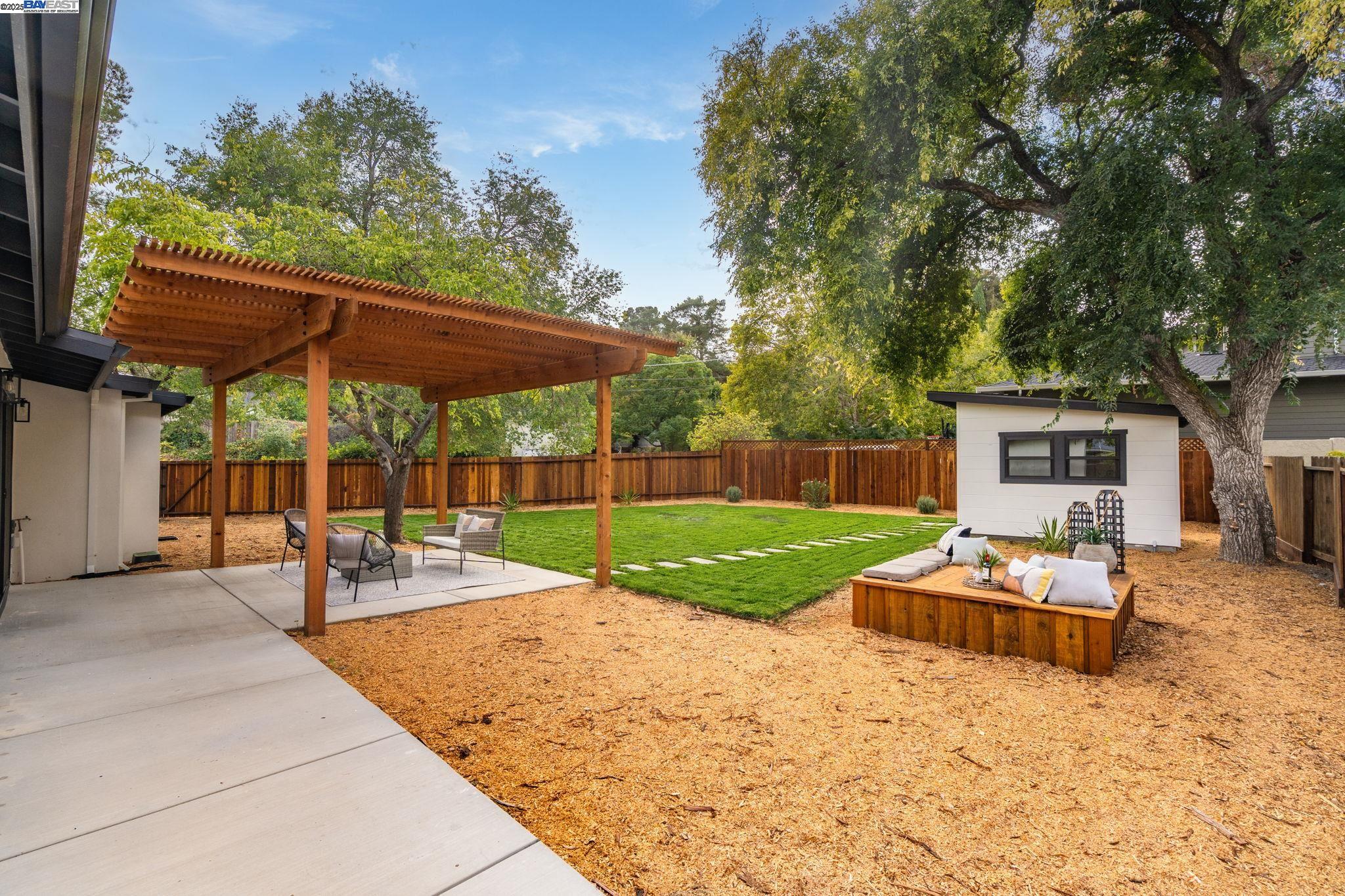 1425 Camino Verde Walnut Creek, CA 94597 - Photo 21 of 28 a view of a backyard with sitting area