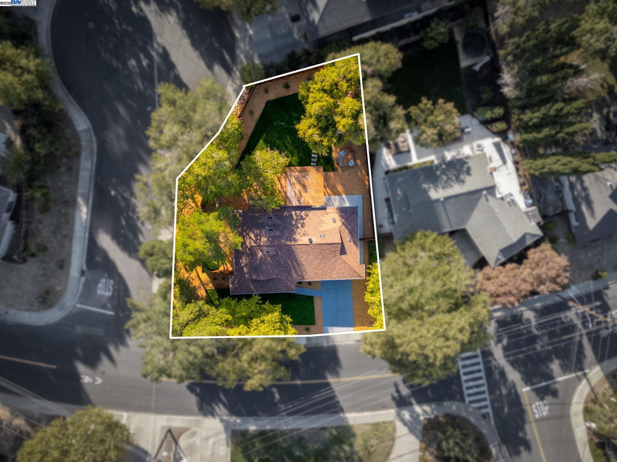 1425 Camino Verde Walnut Creek, CA 94597 - Photo 28 of 28 an aerial view of a house with a garden