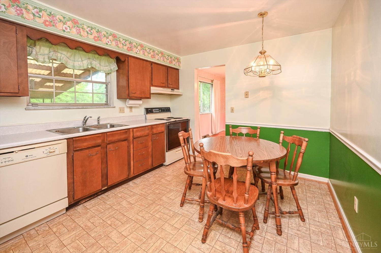 7939 Rambler Place Cincinnati, OH 45231 - Photo 11 of 48 Gallery Image 11