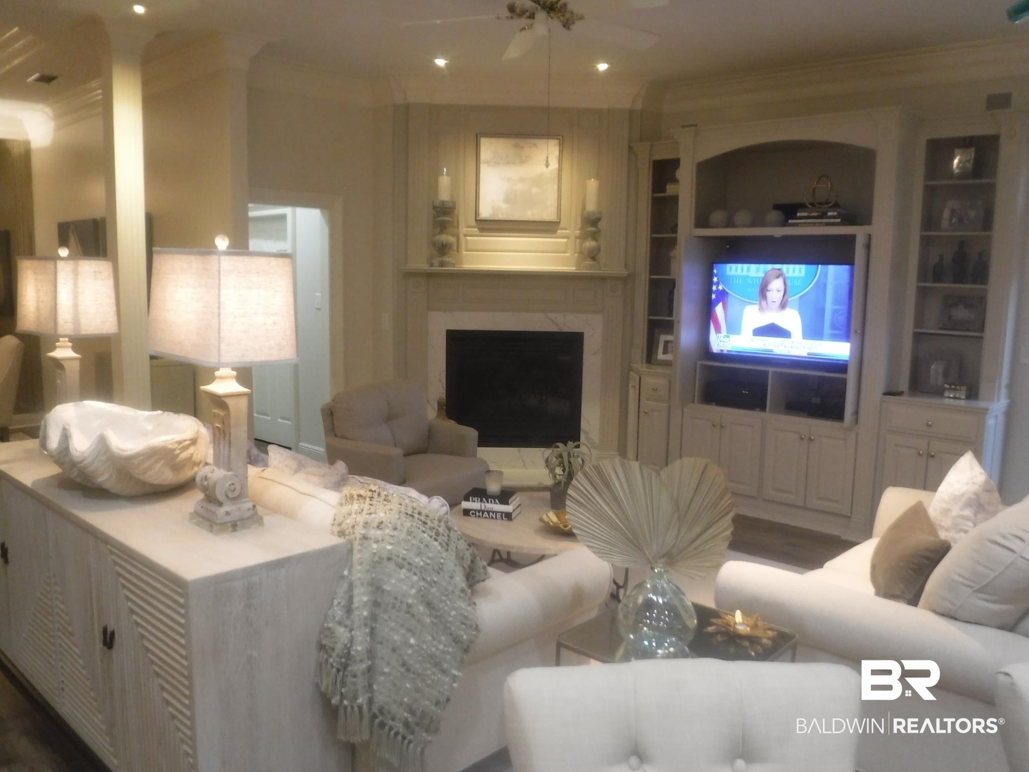 259 South Cedar Street Mobile, AL 36602 - Photo 3 of 27 Living Room