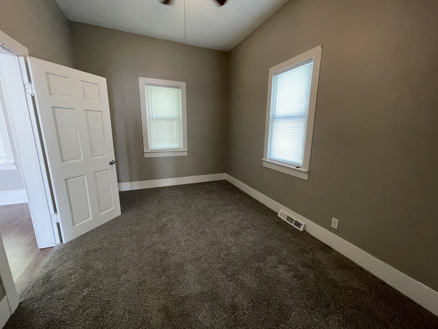 327 West Cleveland Street Spring Valley, IL 61362 - Photo 9 of 16