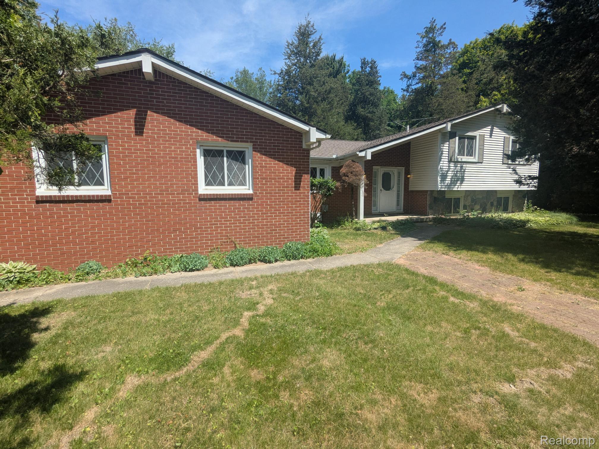 3211 Mccluskey Pinckney, MI 48169 - Photo 14 of 23
