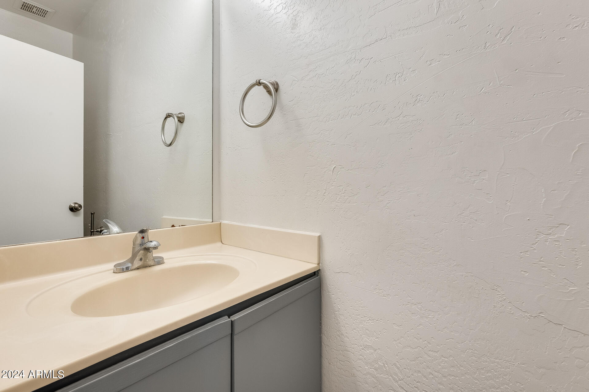 1126 West Elliot Road, Unit 1042 Chandler, AZ 85224 - Photo 27 of 32