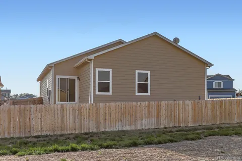 $399,000 | 215 North Stewart Street, Keenesburg, CO 80643
