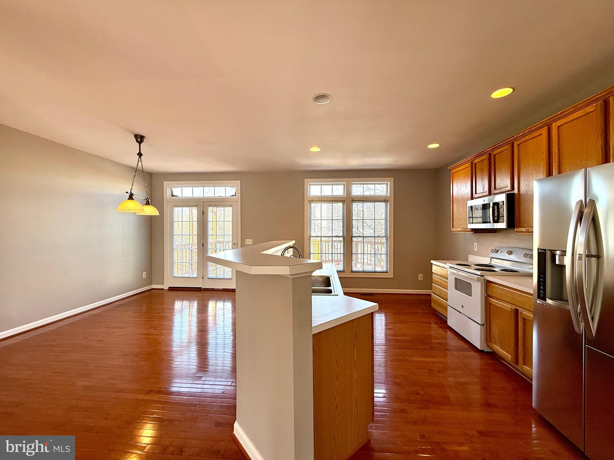 43006 Eustis Street Chantilly, VA 20152 - Photo 11 of 29 Kitchen and Dining room view
