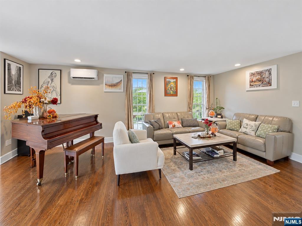 35 Sunnyhill Road Dover, NJ 07801 - Photo 22 of 50 Gallery Image 22