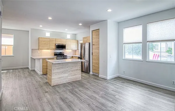 $4,495 | 5 Ladypalm, Irvine, CA 92618
