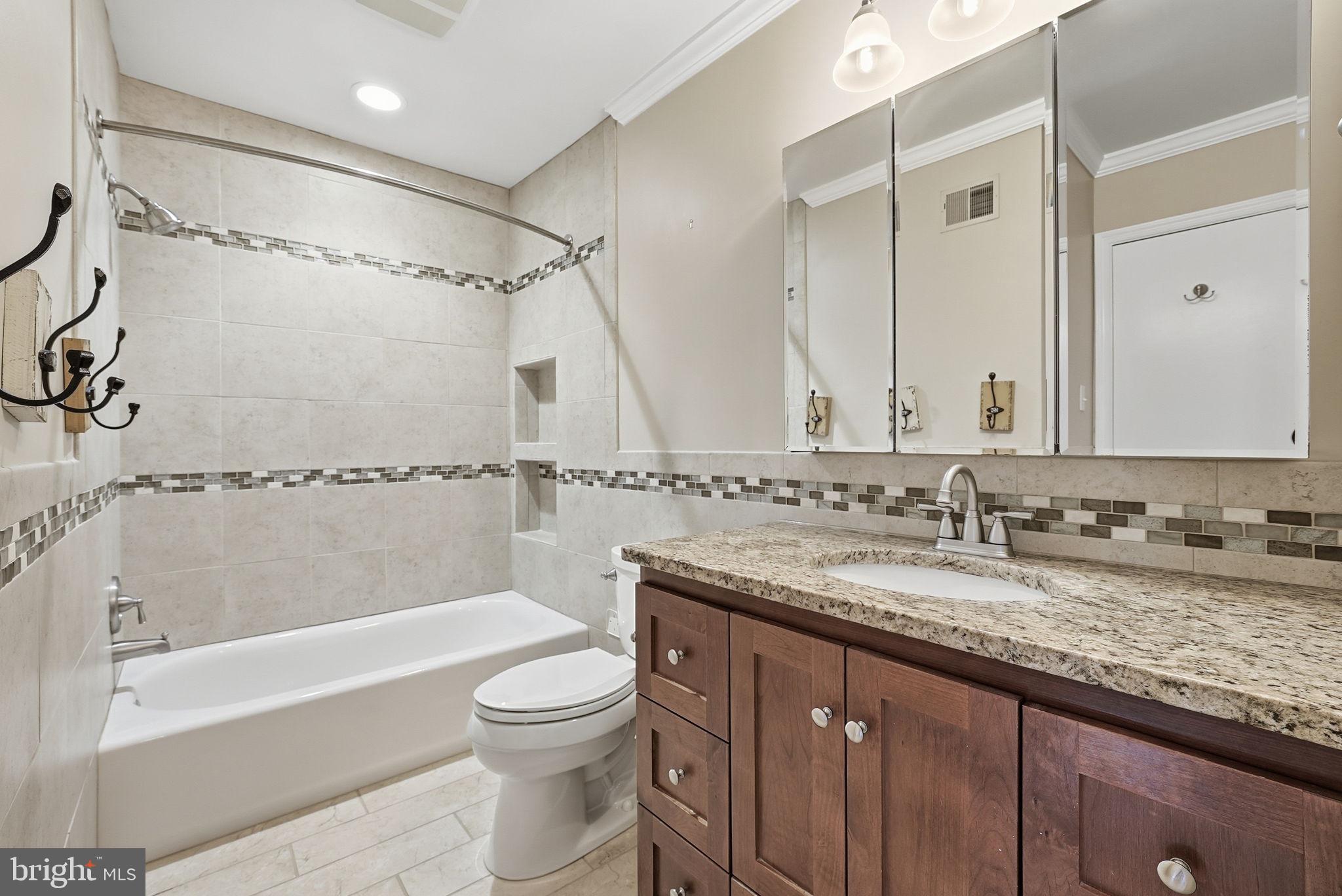 11872 St Trinians Court Reston, VA 20191 - Photo 16 of 27