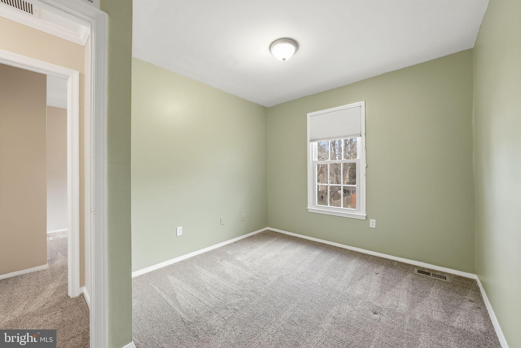 11872 St Trinians Court Reston, VA 20191 - Photo 17 of 27
