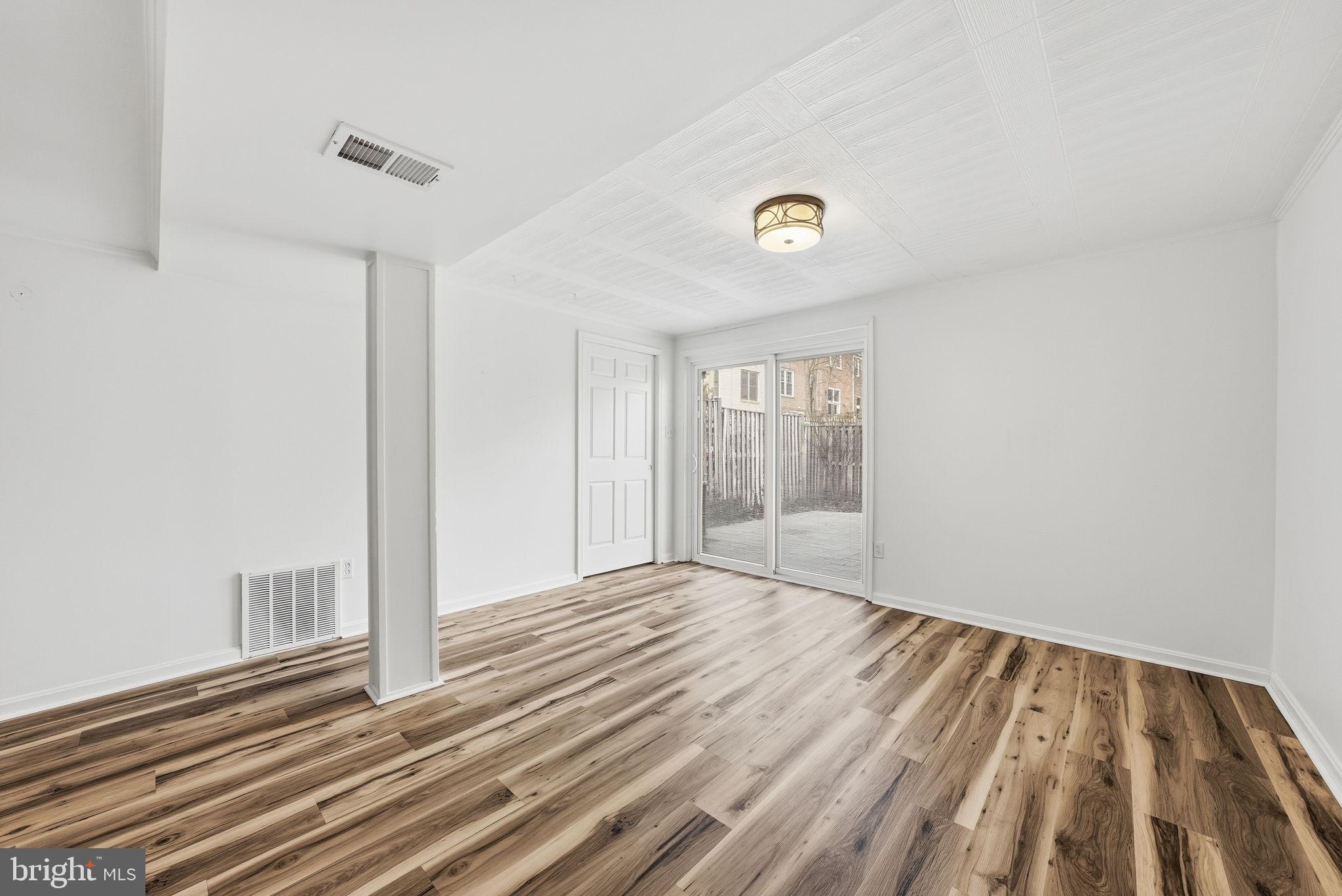 11872 St Trinians Court Reston, VA 20191 - Photo 23 of 27