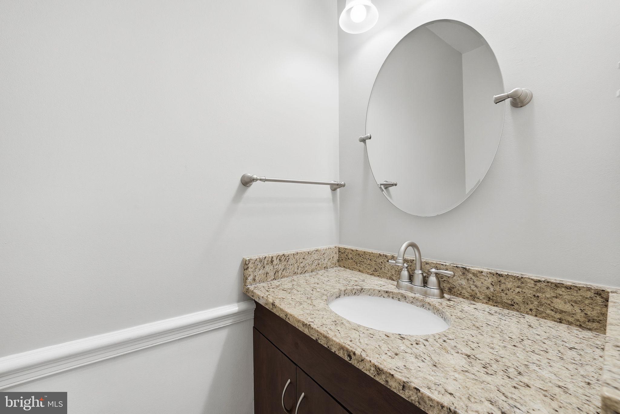 11872 St Trinians Court Reston, VA 20191 - Photo 5 of 27