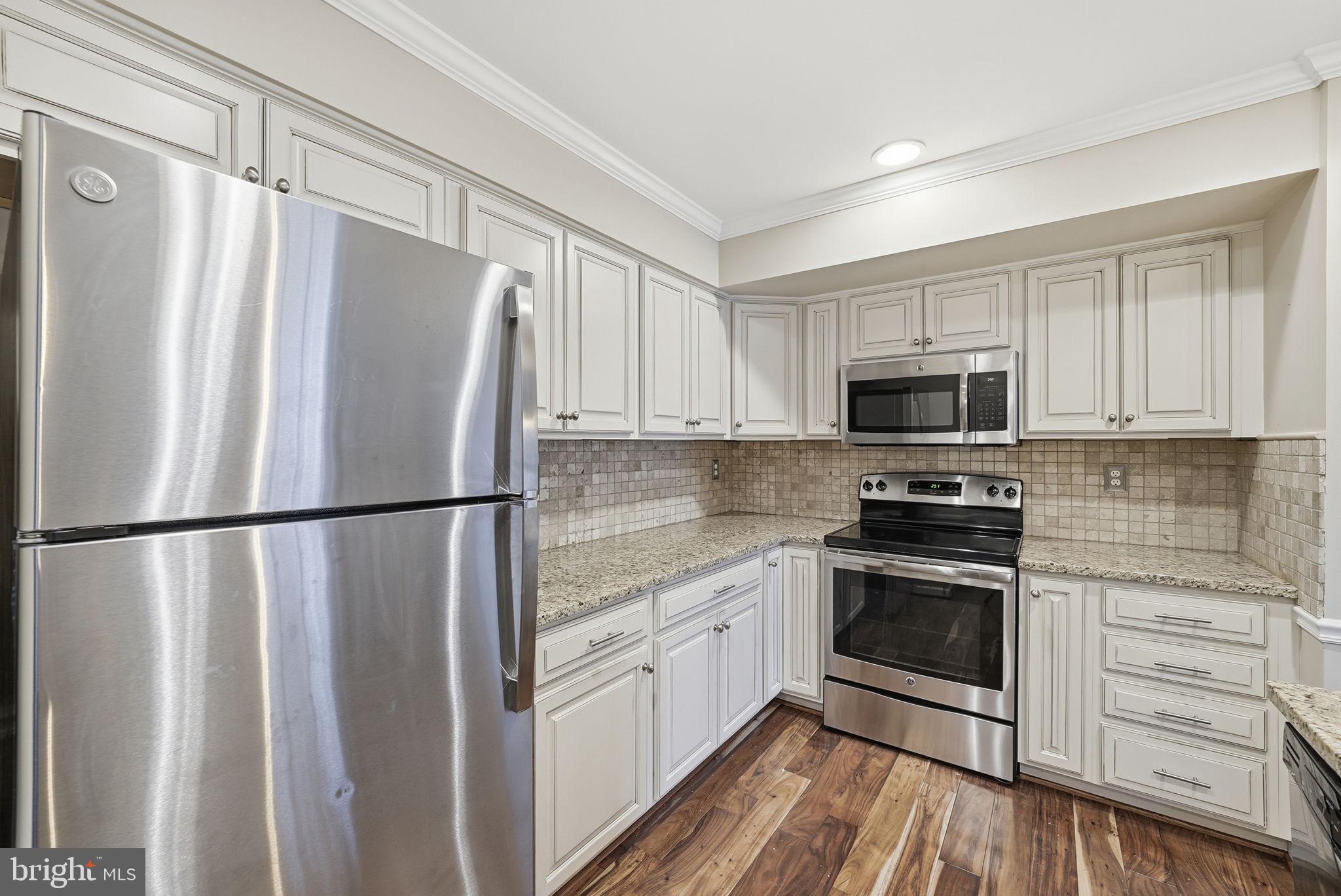 11872 St Trinians Court Reston, VA 20191 - Photo 6 of 27