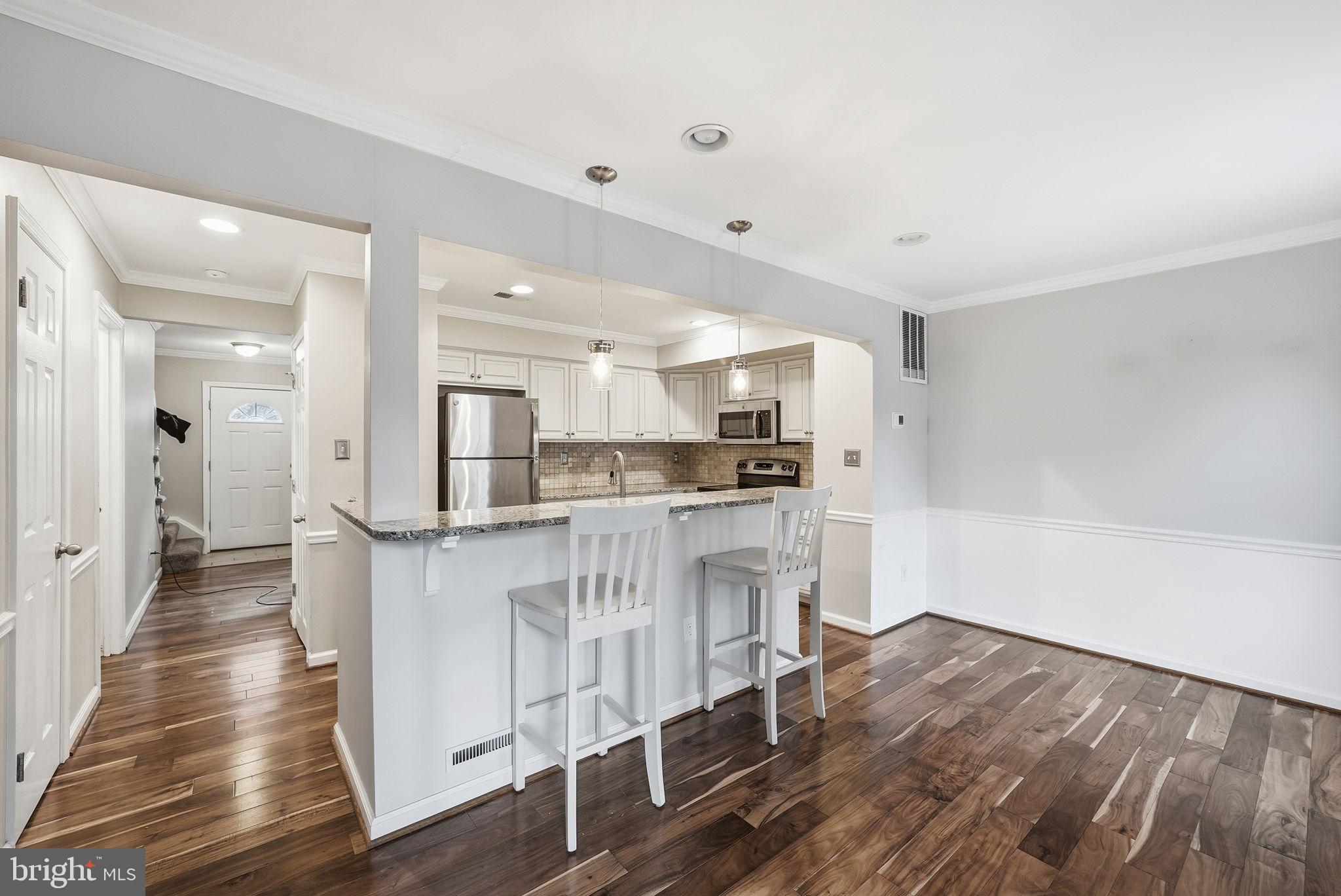 11872 St Trinians Court Reston, VA 20191 - Photo 7 of 27