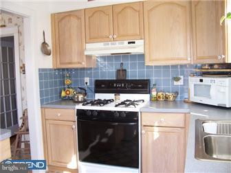 526 Rhawn Street Philadelphia, PA 19111 - Photo 8 of 12 Kitchen