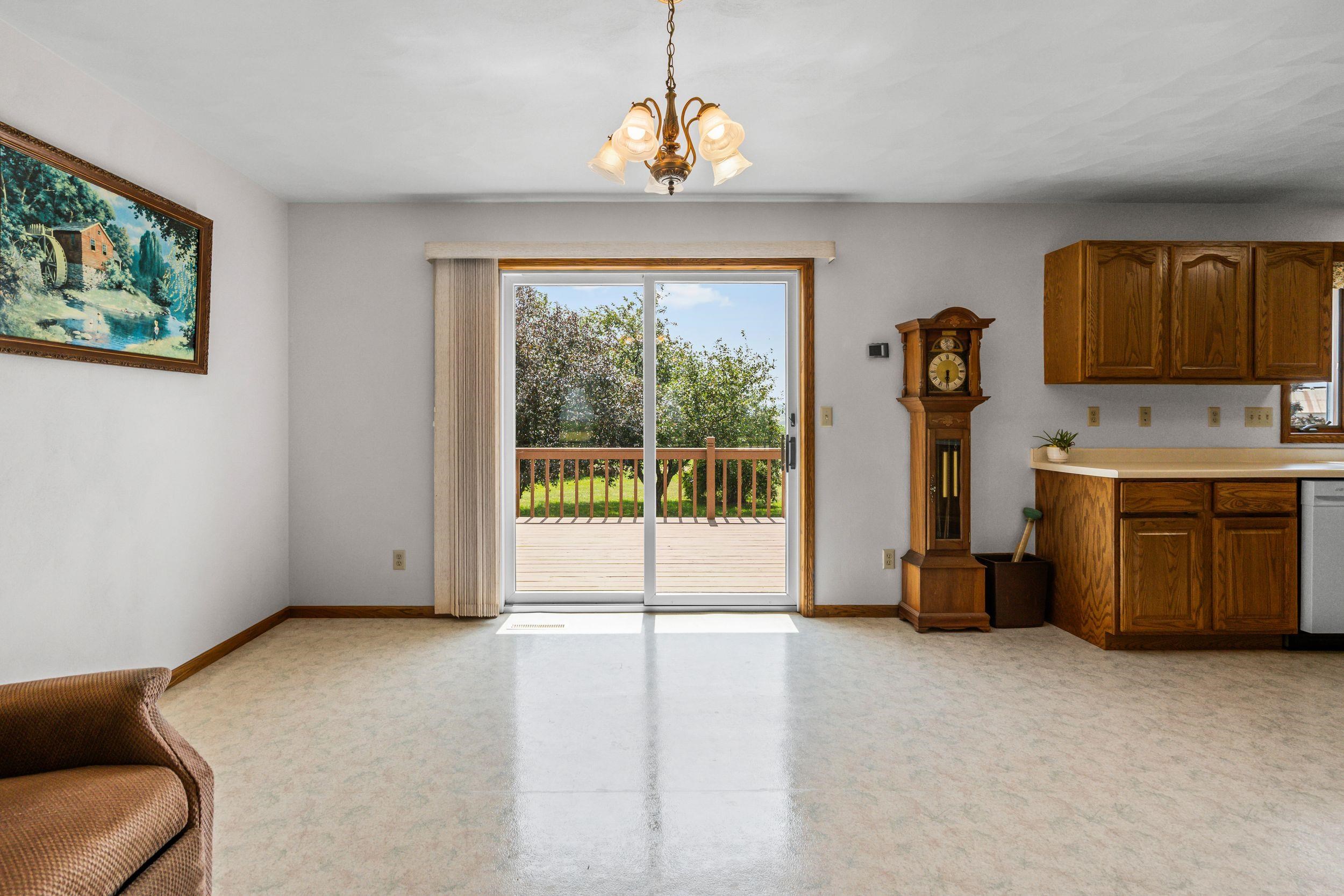 W13282 Carter Road Brandon, WI 53919 - Photo 6 of 41 Gallery Image 6
