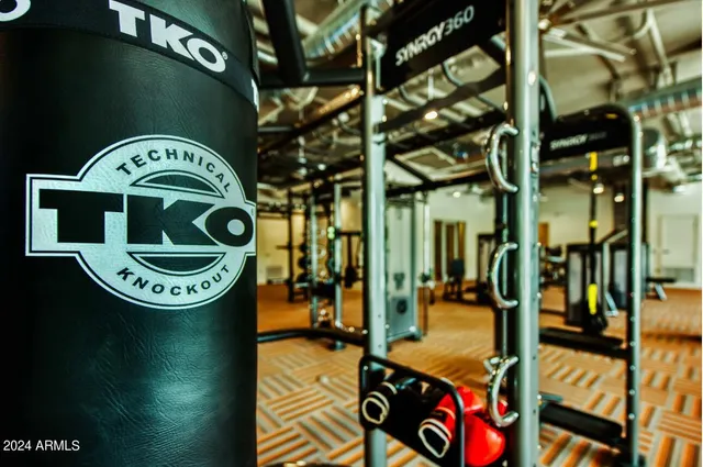 $1,502 | 3601 North Central Avenue, Unit A1, Phoenix, AZ 85012