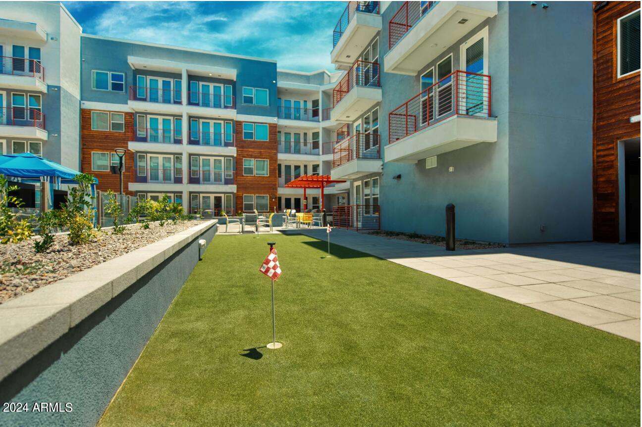 3601 North Central Avenue, Unit A1 Phoenix, AZ 85012 - Photo 7 of 10 Putting Green