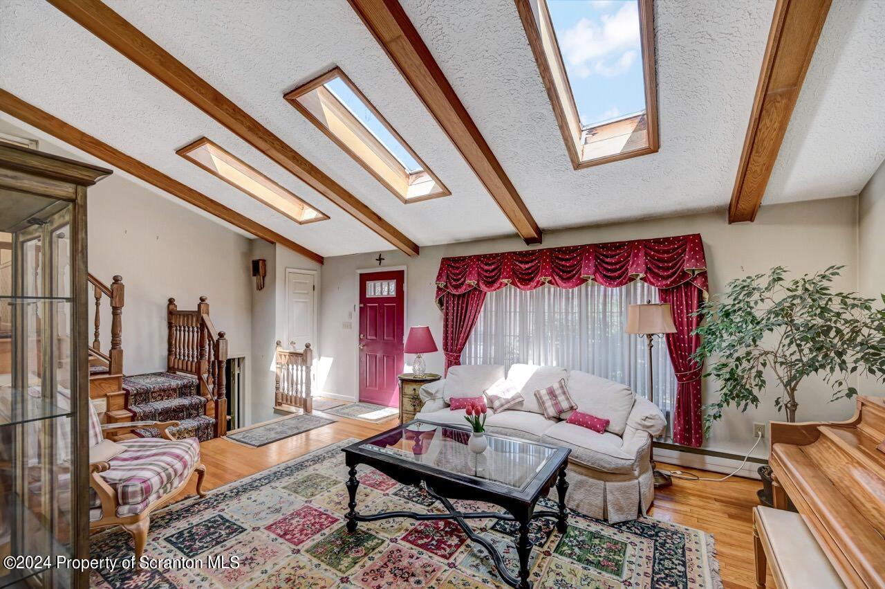 335 Blue Shutters Road Moscow, PA 18444 - Photo 6 of 49 Gallery Image 6