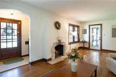 $425,000 | 405 East 72nd Street, Kansas City, MO 64131