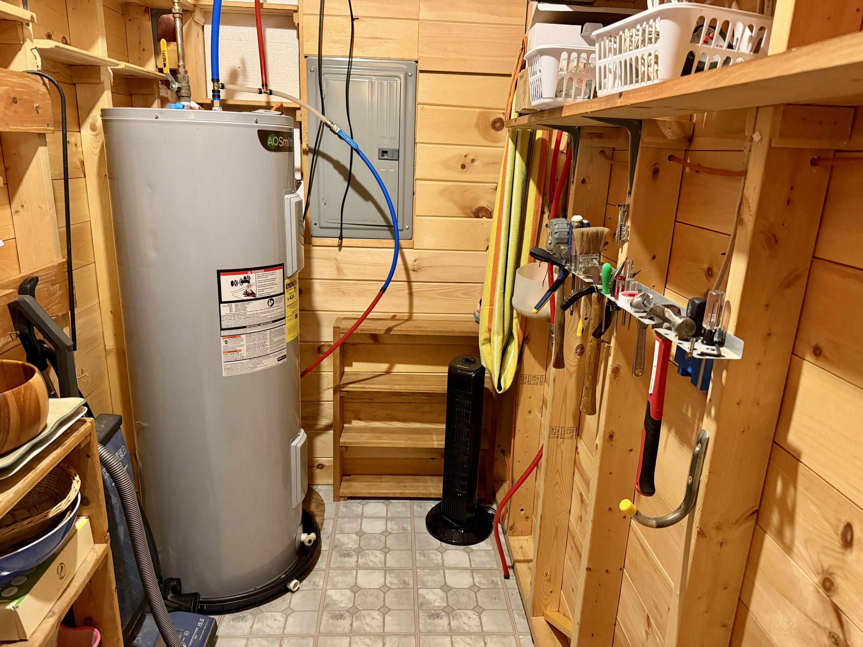 561 Lakeview Road Topsfield, ME 04490 - Photo 22 of 41 Closet