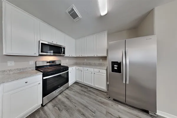 $2,250 | 3411 Dorsey Lane, Pearland, TX 77584