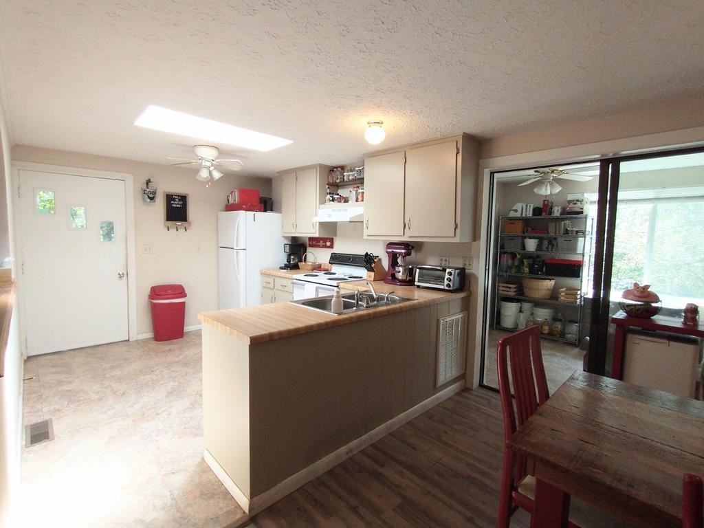 274 Cherry Branch Road Crossville, TN 38571 - Photo 7 of 24 Gallery Image 7