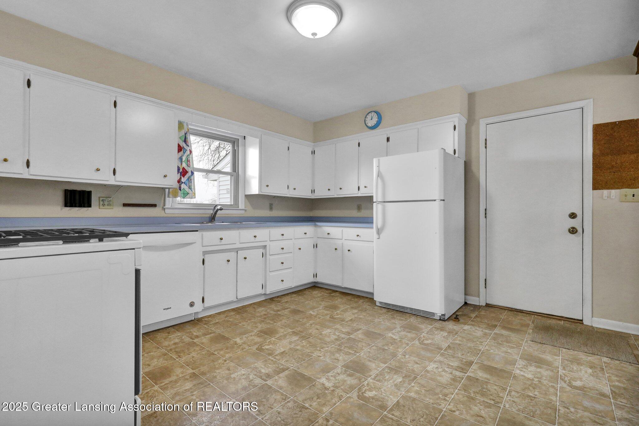 3197 Holt Road Mason, MI 48854 - Photo 11 of 28 13-web-or-mls-Open Ended Media-13