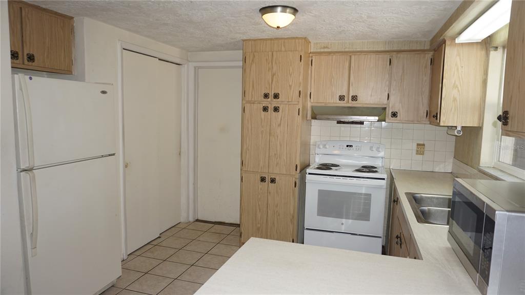 8422 Battel Court New Port Richey, FL 34653 - Photo 3 of 18