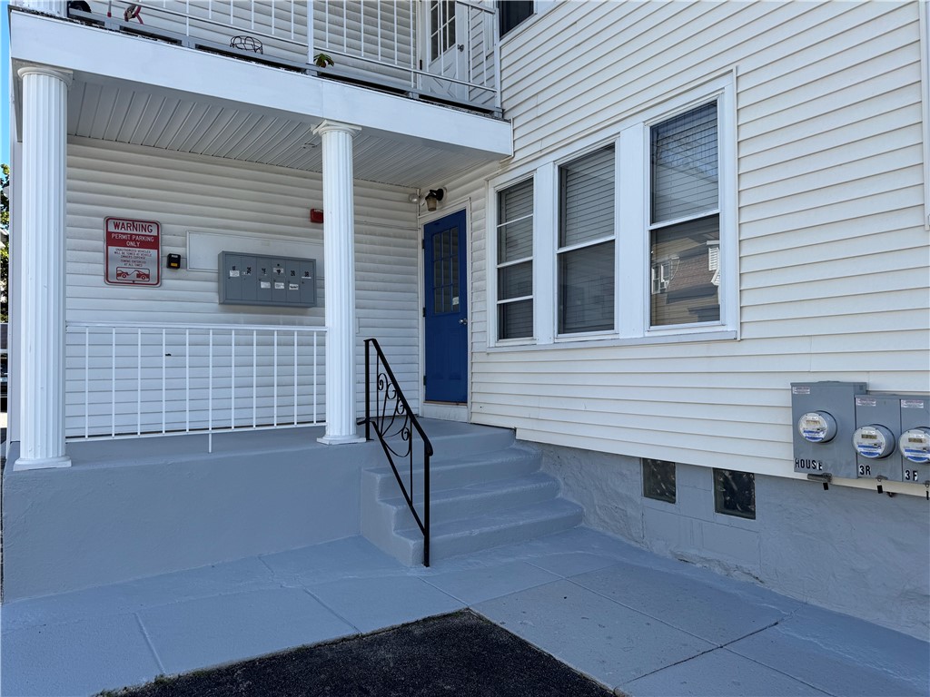 690 Elm Street, Unit 2R Woonsocket, RI 02895 - Photo 10 of 11 Gallery Image 10