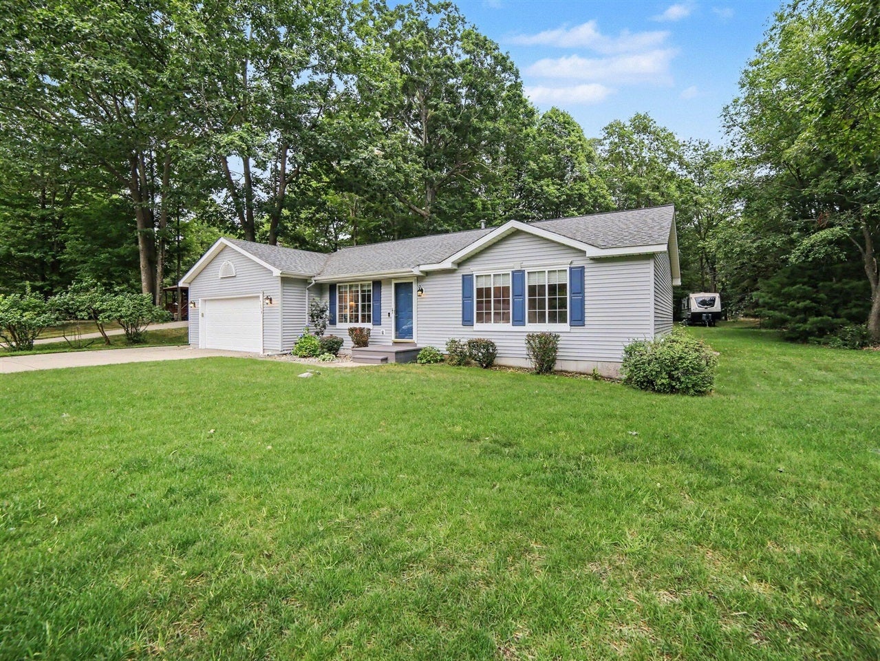 7079 West Decker Road Ludington, MI 49431 - Photo 4 of 44 Gallery Image 4