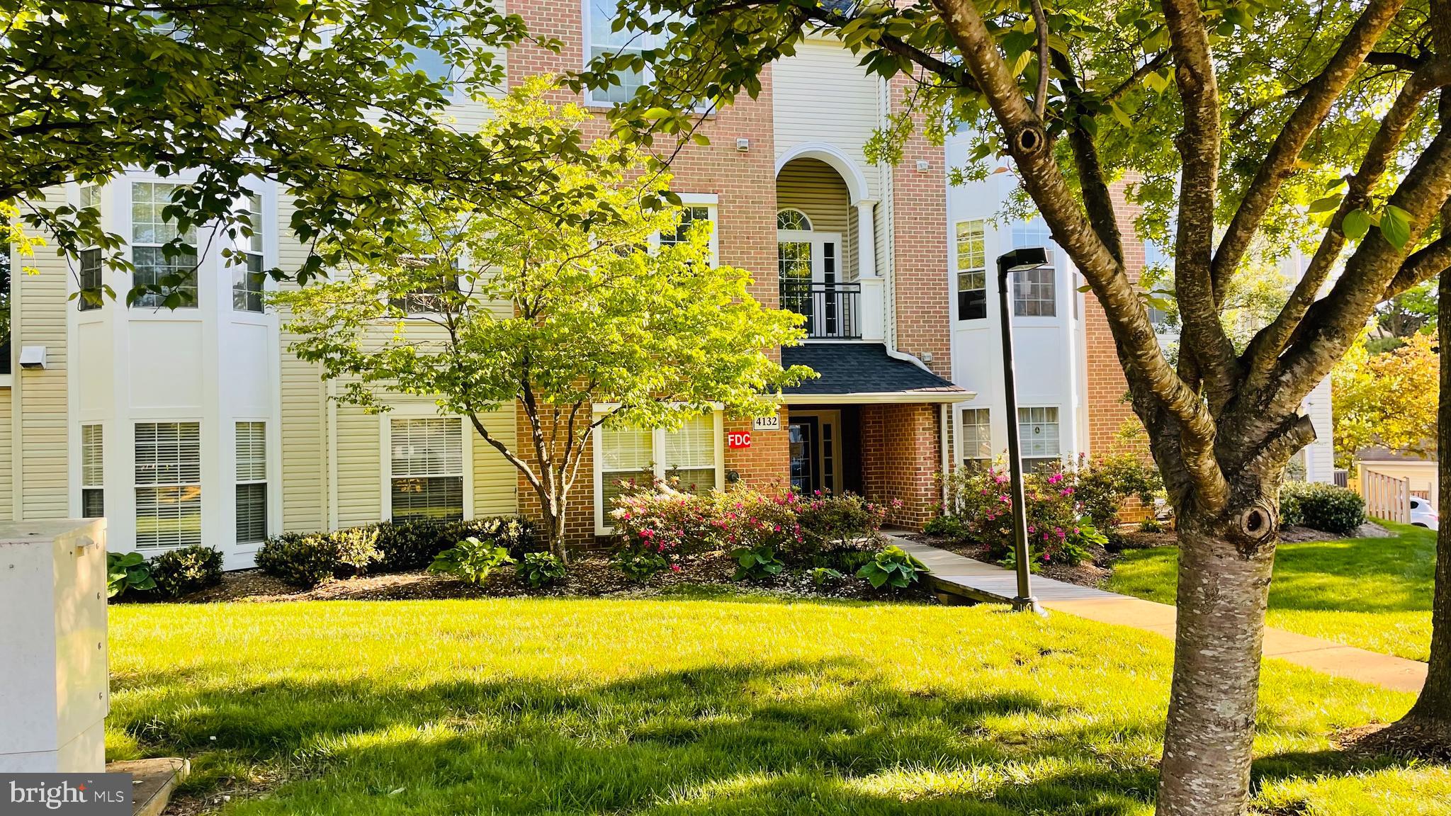 4132 Fountainside Lane, Unit 101, Fairfax, VA 22030 Compass