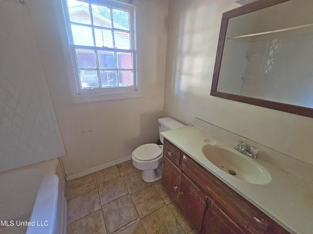 $32,800 | 1219 Waxhaw Drive, Greenville, MS 38703