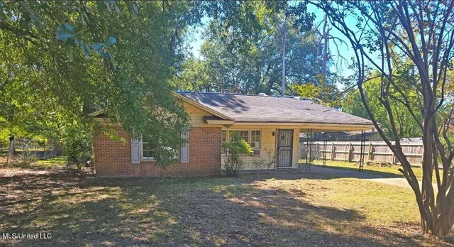 $32,800 | 1219 Waxhaw Drive, Greenville, MS 38703